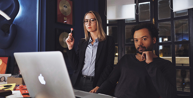 Fabrice Eboué, Audrey Lamy dans Coexister